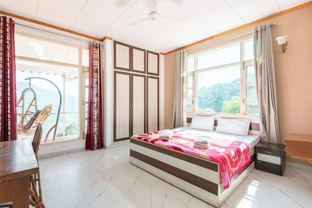 Kasauli Edge Apt With Balcony מראה חיצוני תמונה