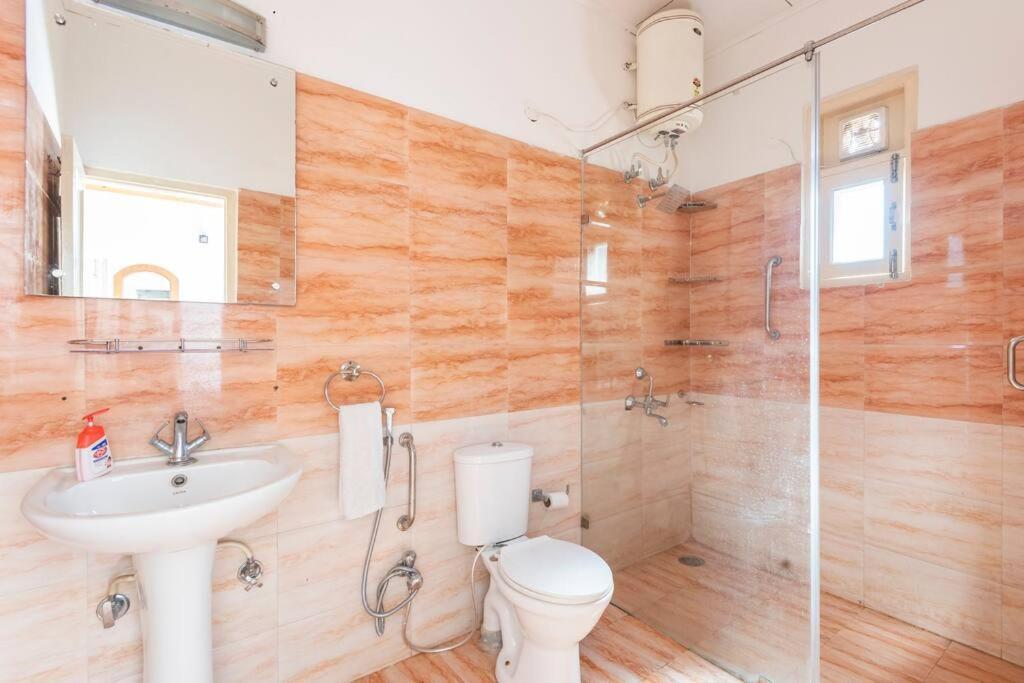 Kasauli Edge Apt With Balcony מראה חיצוני תמונה
