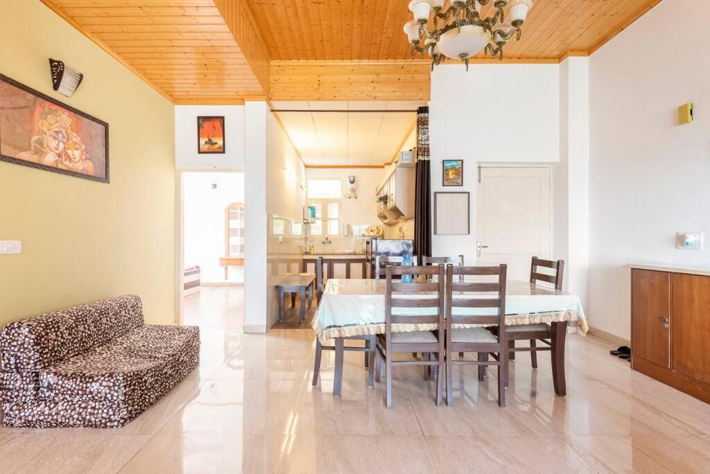 Kasauli Edge Apt With Balcony מראה חיצוני תמונה