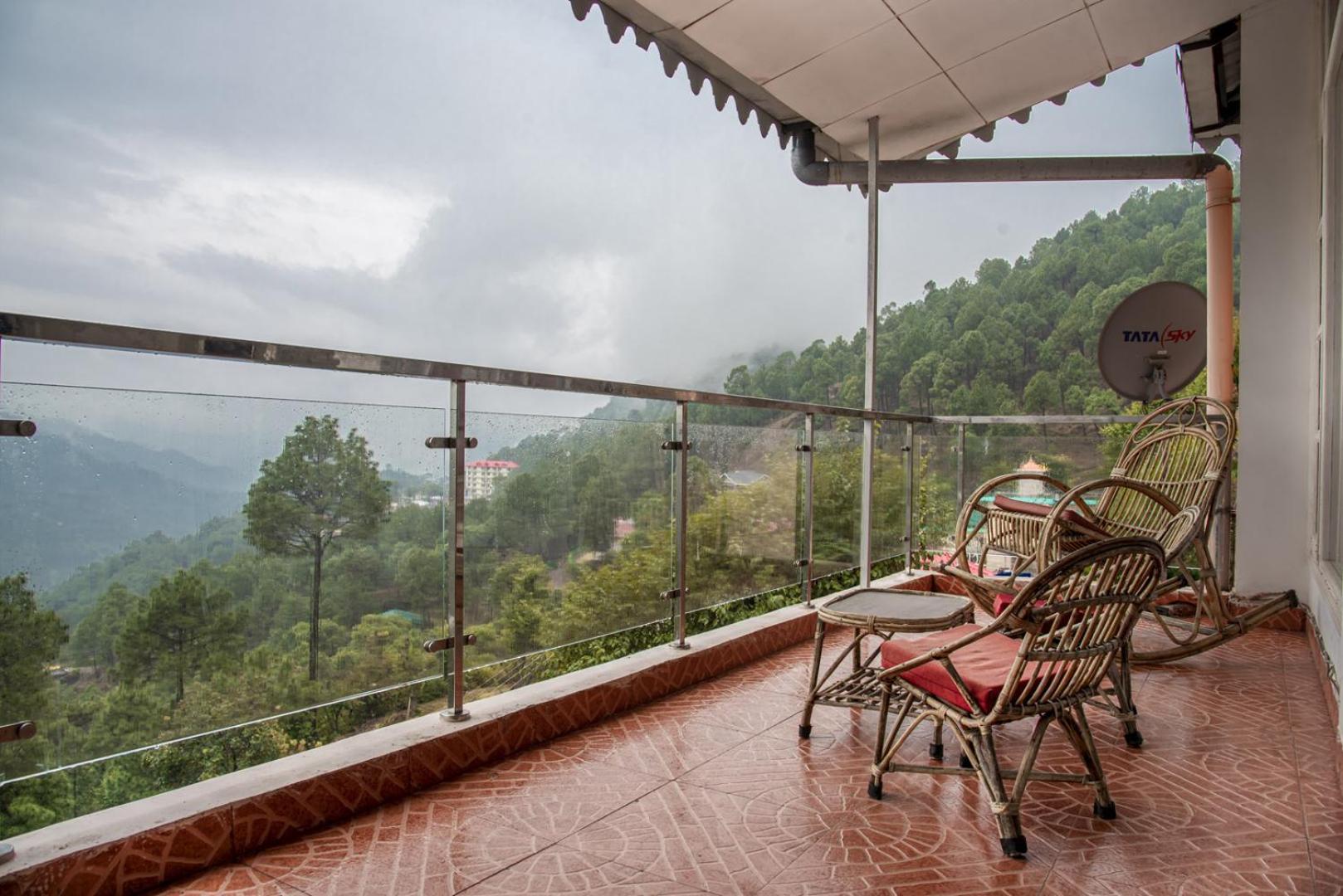 Kasauli Edge Apt With Balcony מראה חיצוני תמונה
